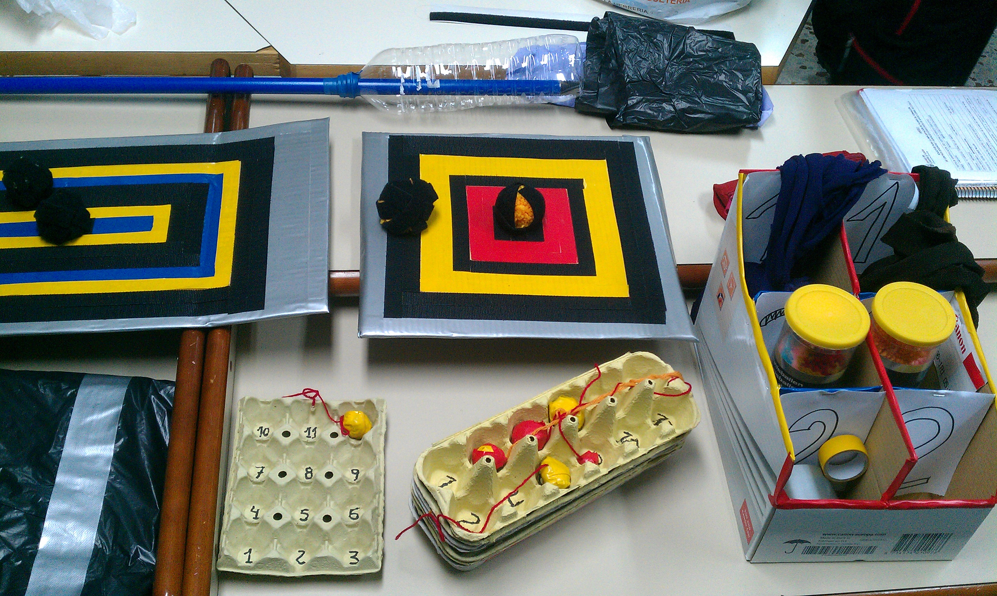 Materiales reciclados de E.F.