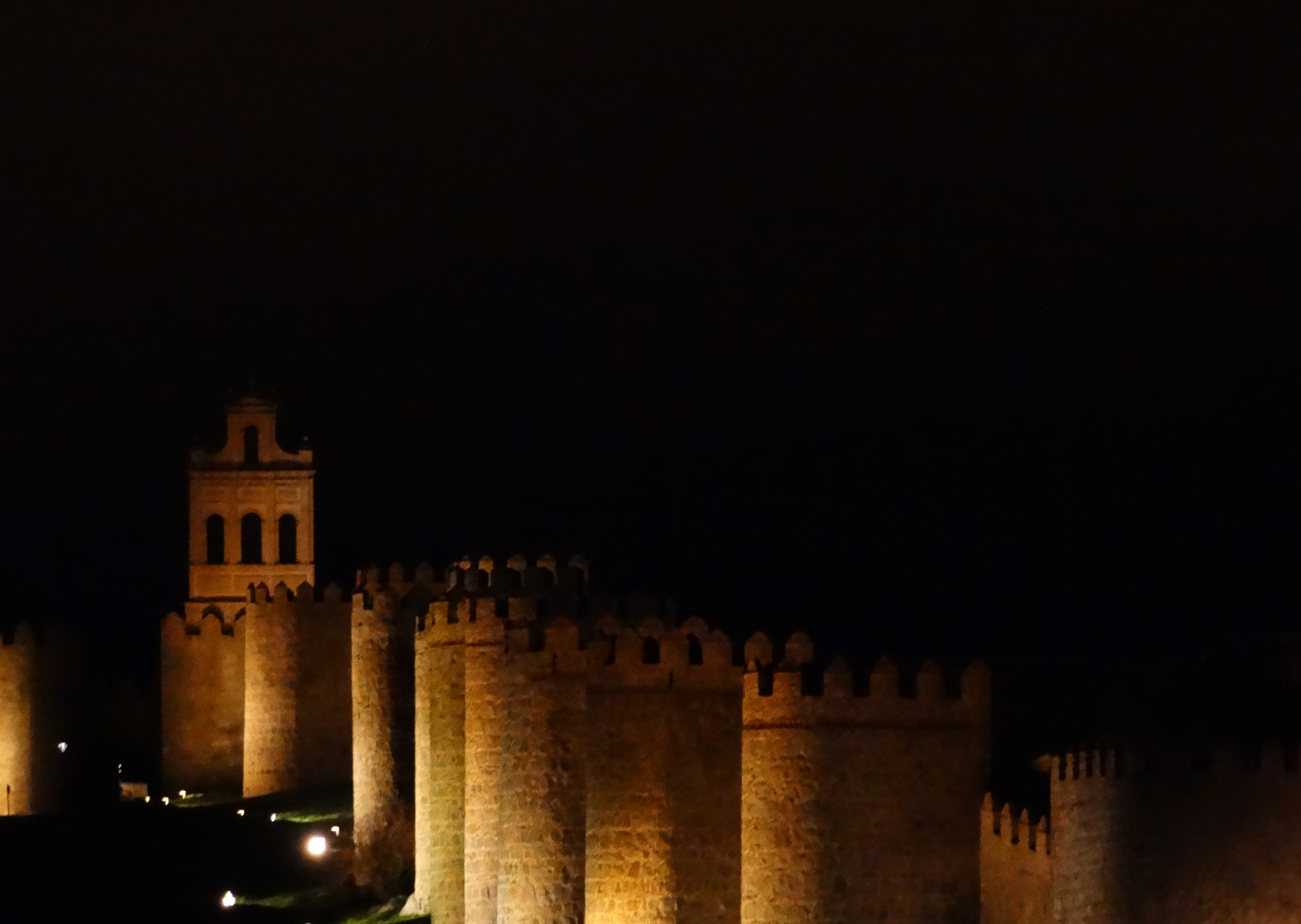 La Espadaña de noche