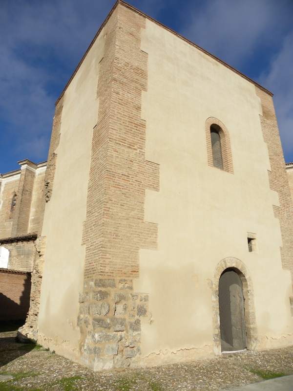 Puerta del Palacio de María de Molina en Convento de las Huelgas Reales de Valladolid