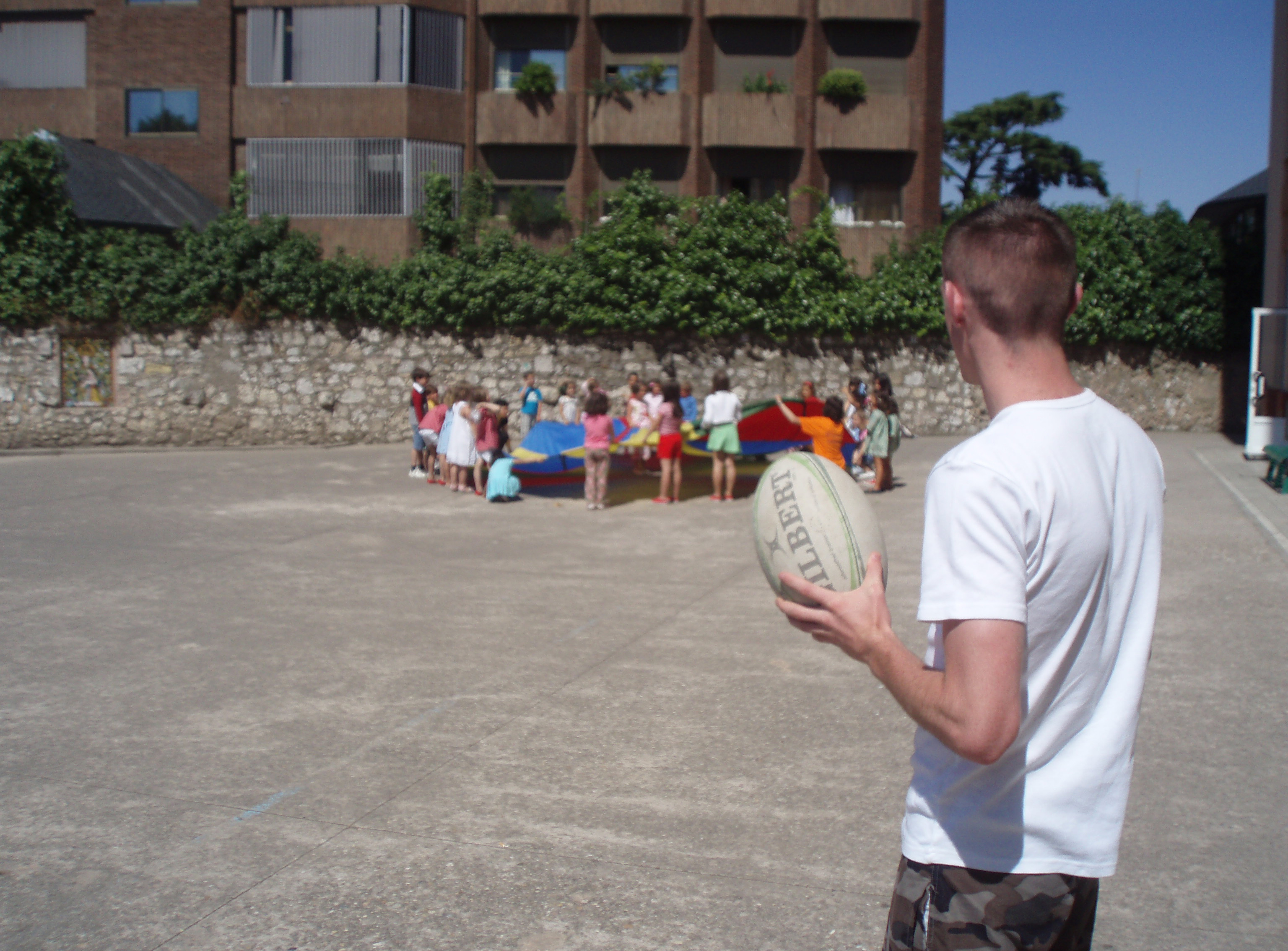 Jugando con el paracaídas