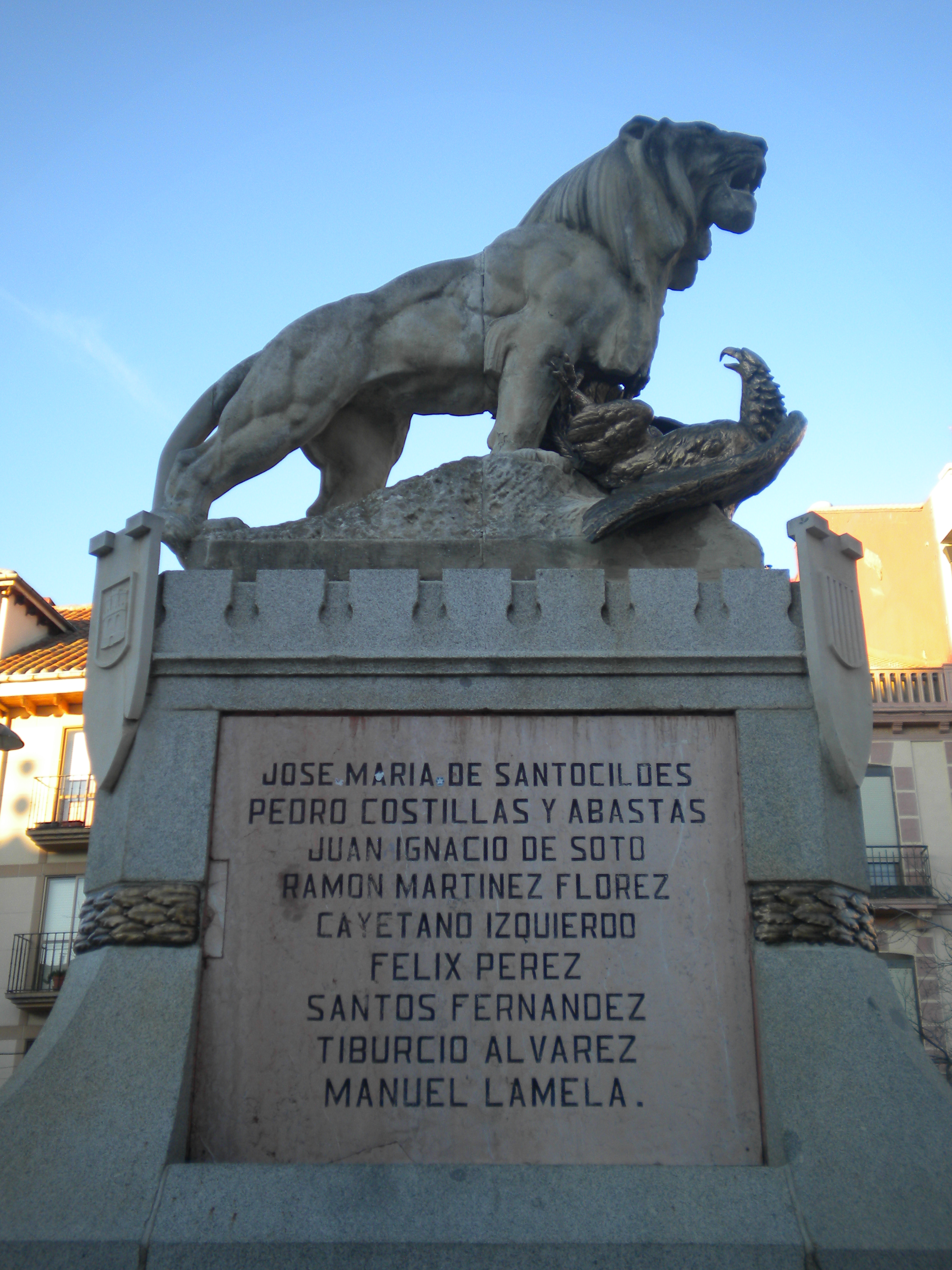 Monumento a los Sitios de Astorga (parte lateral)