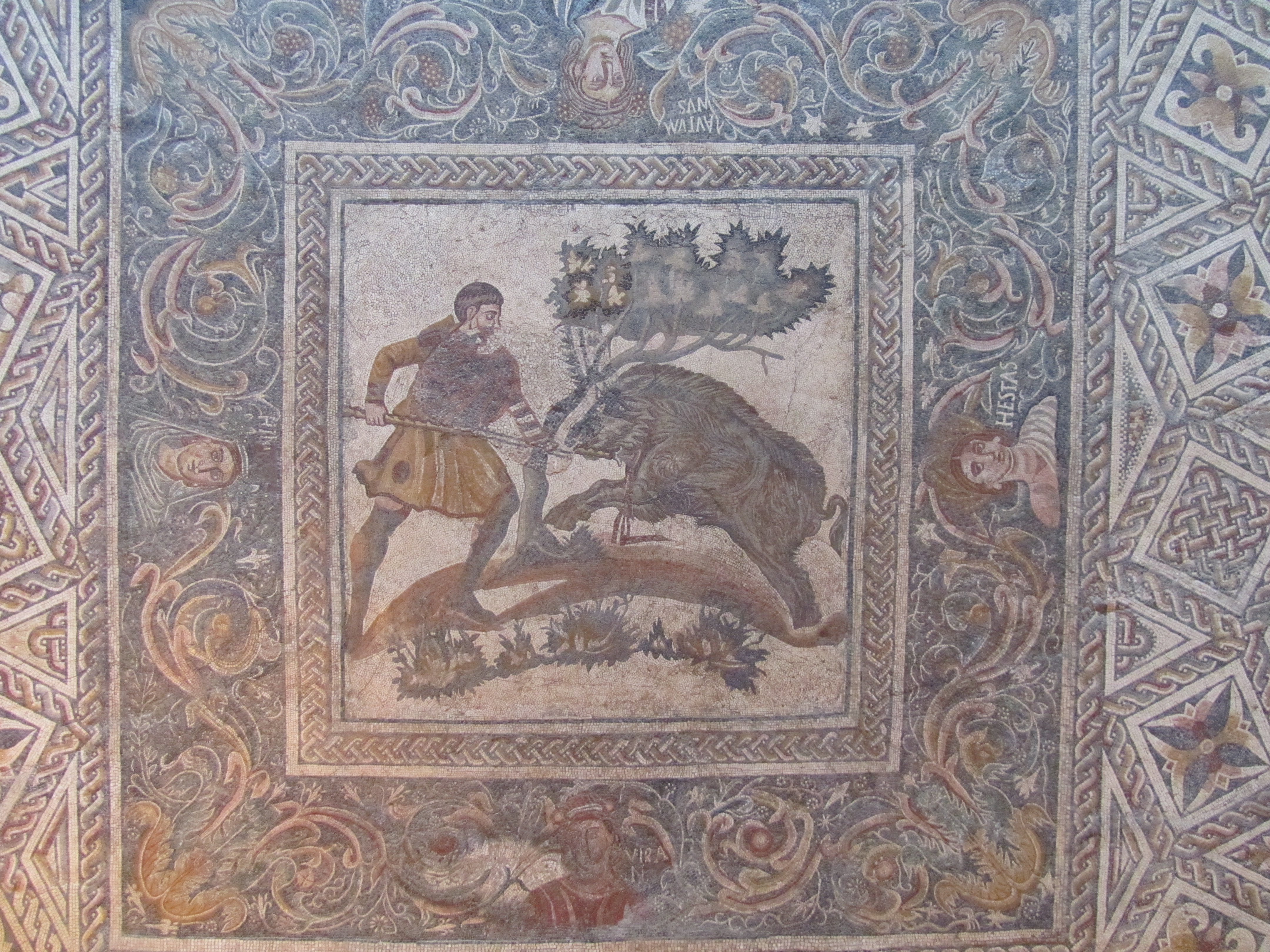 7. MNAR MOSAICO CACERÍA IMG_0421