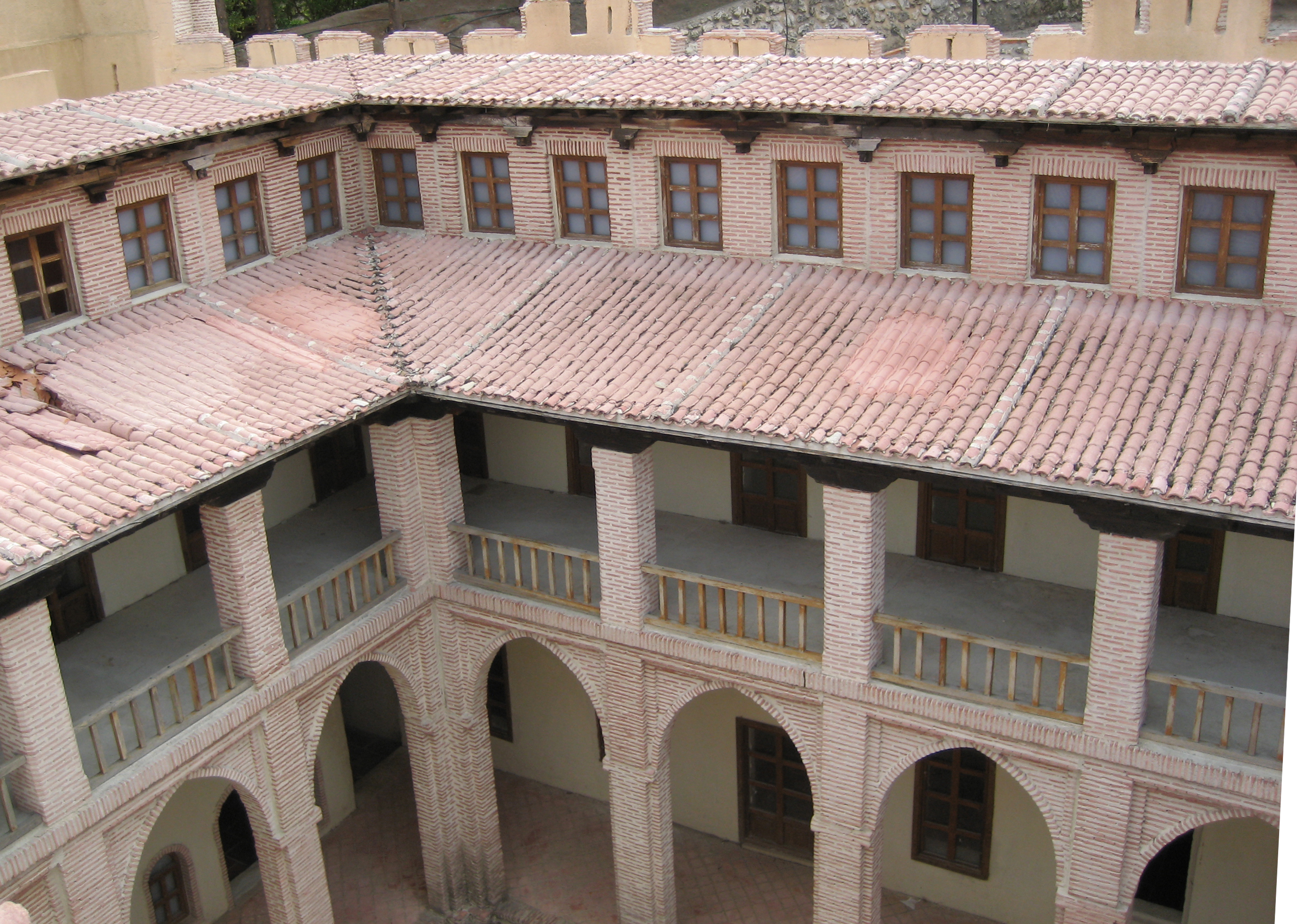 Patio interior del Castillo de la Mota