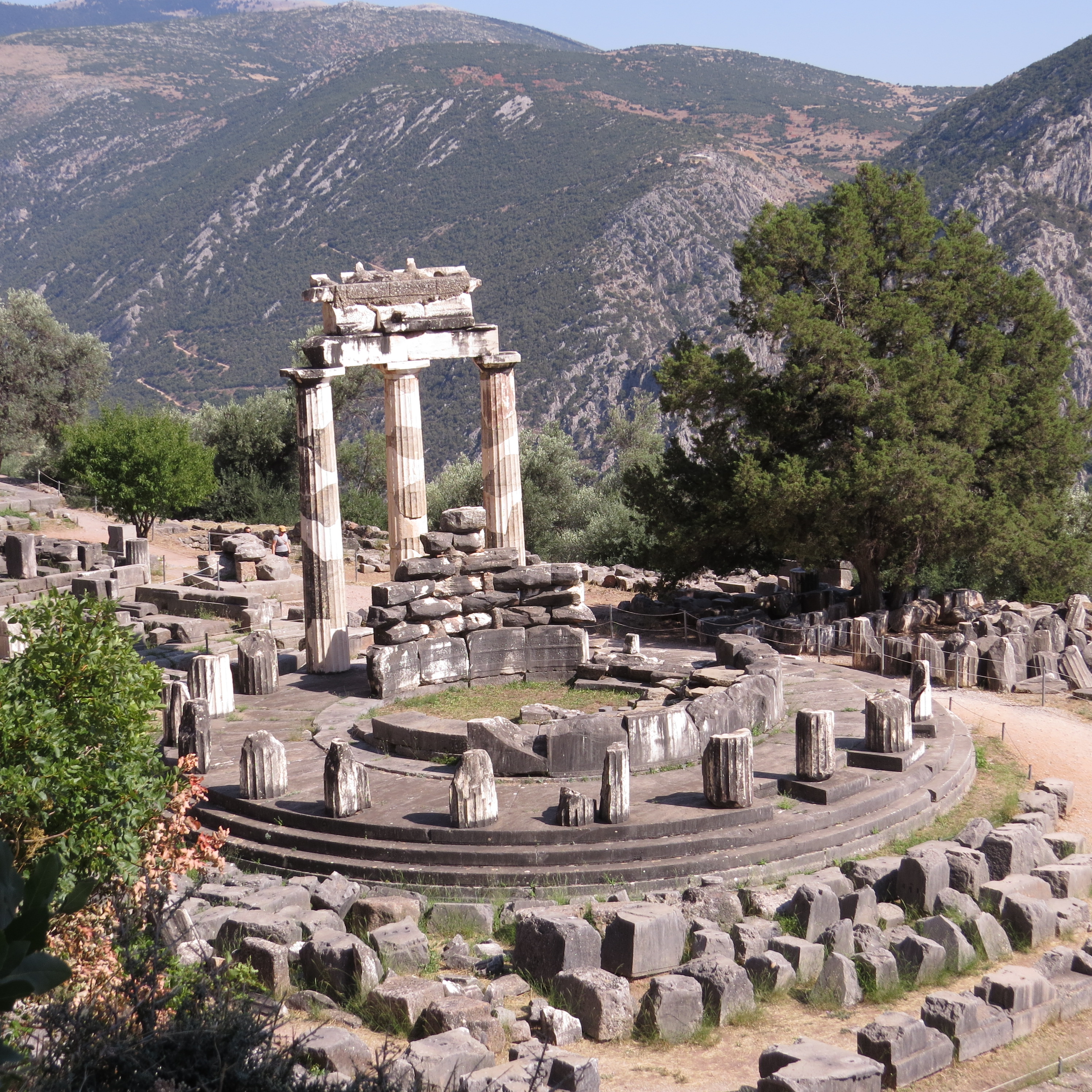 46. SANTUARIO APOLO THOLOS IMG_0873