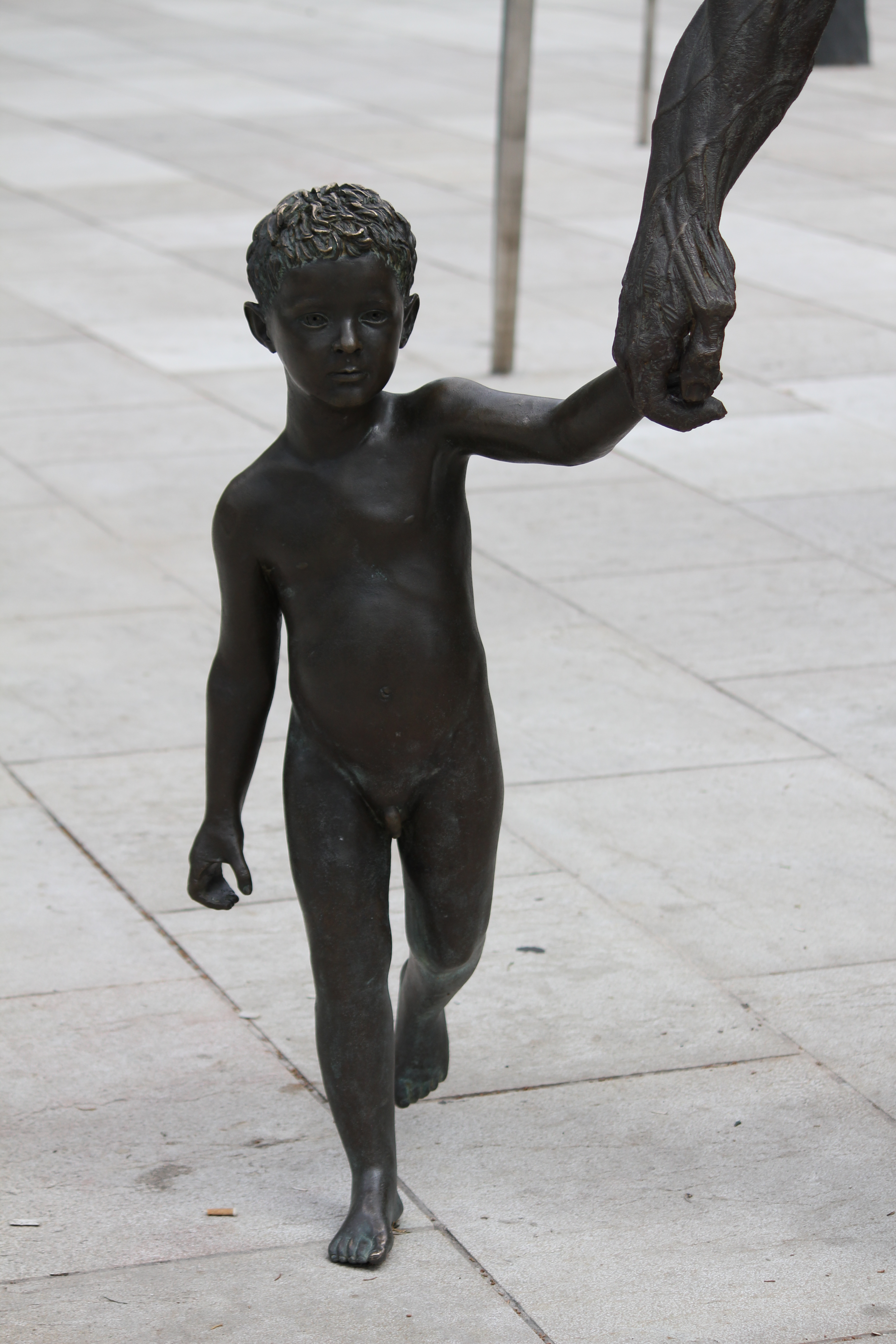 De la mano de papá