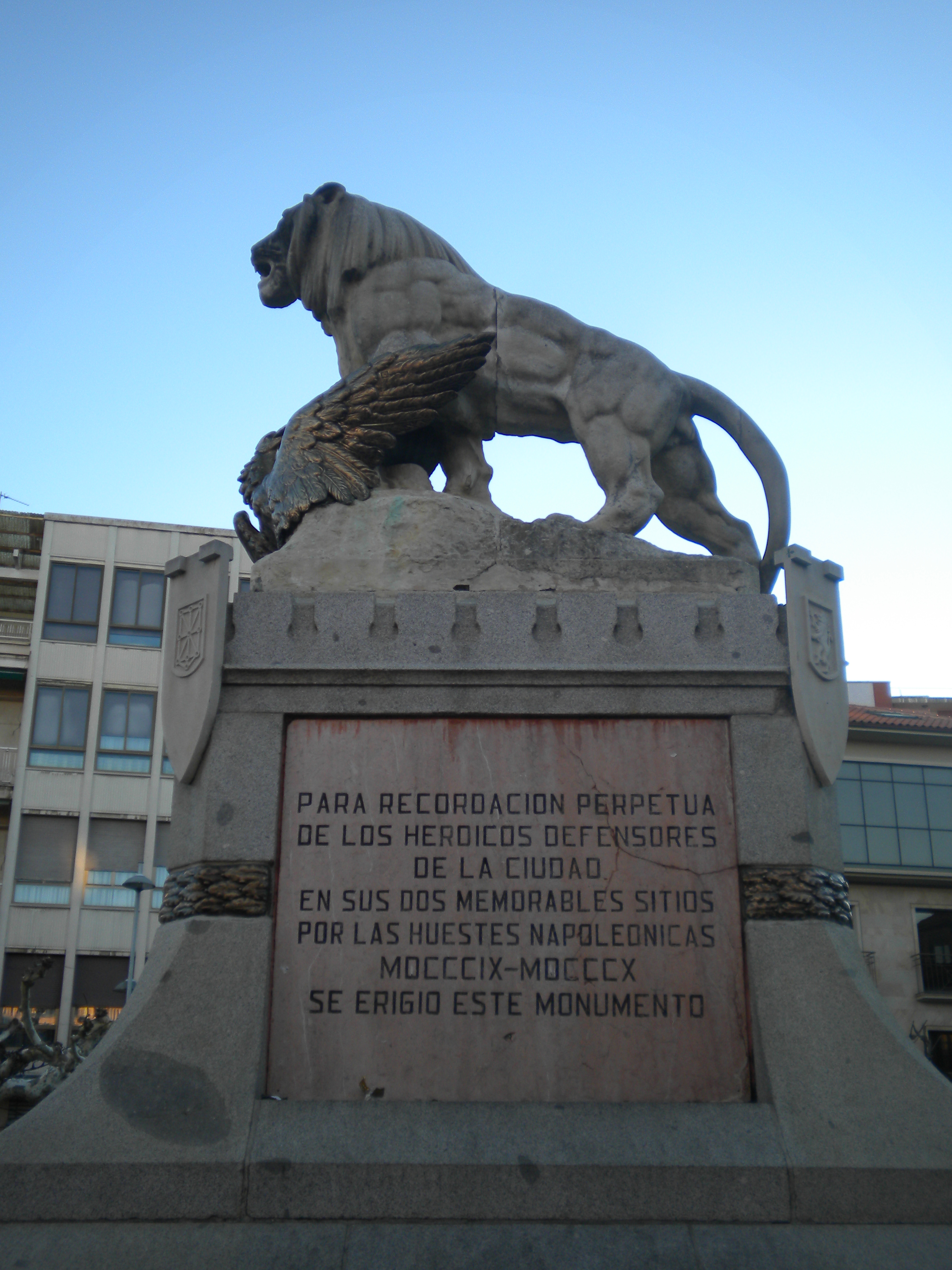 Monumento a los Sitios de Astorga (parte lateral)
