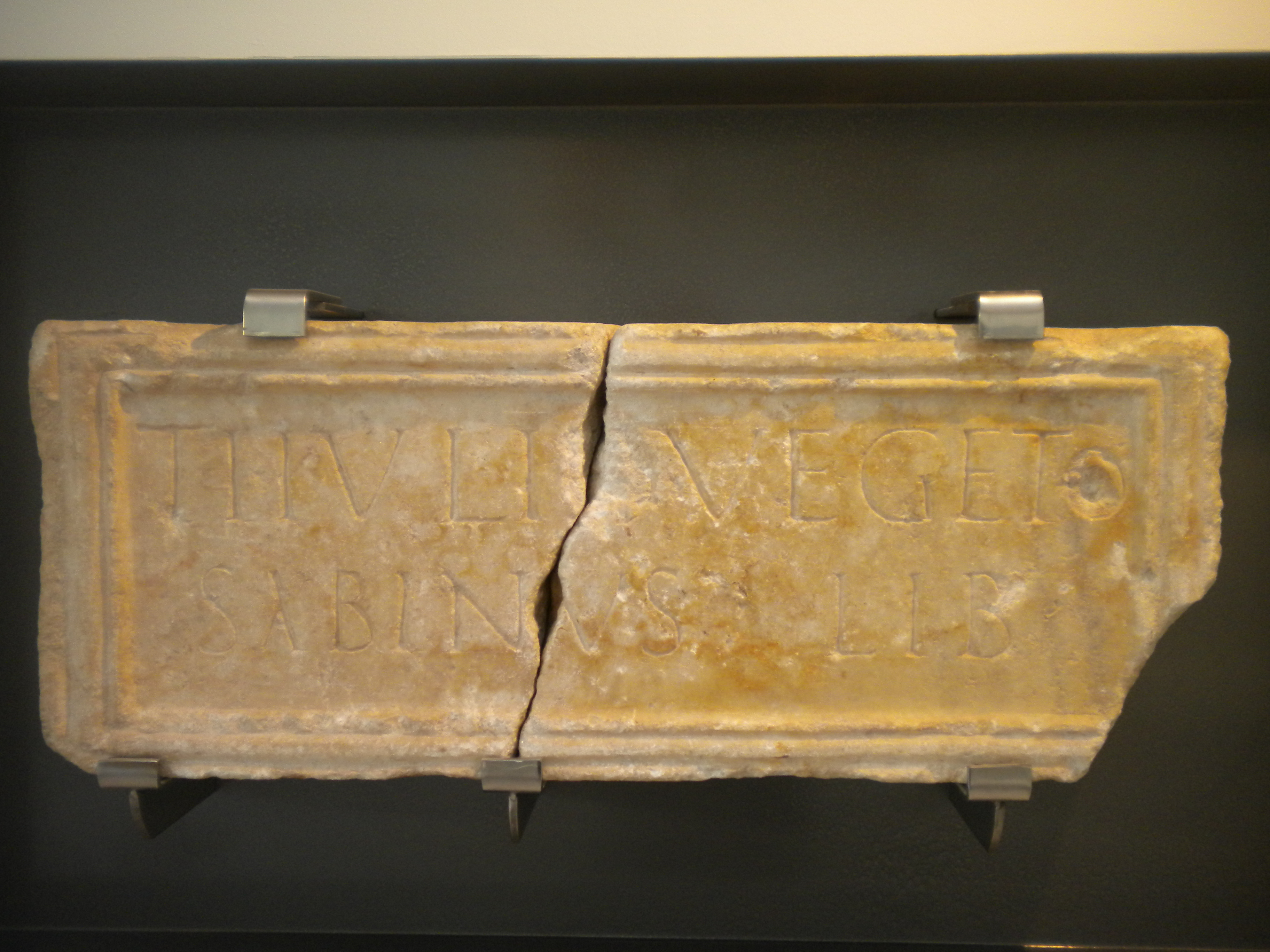 Museo Romano de Astorga (Inscripción funeraria 4)