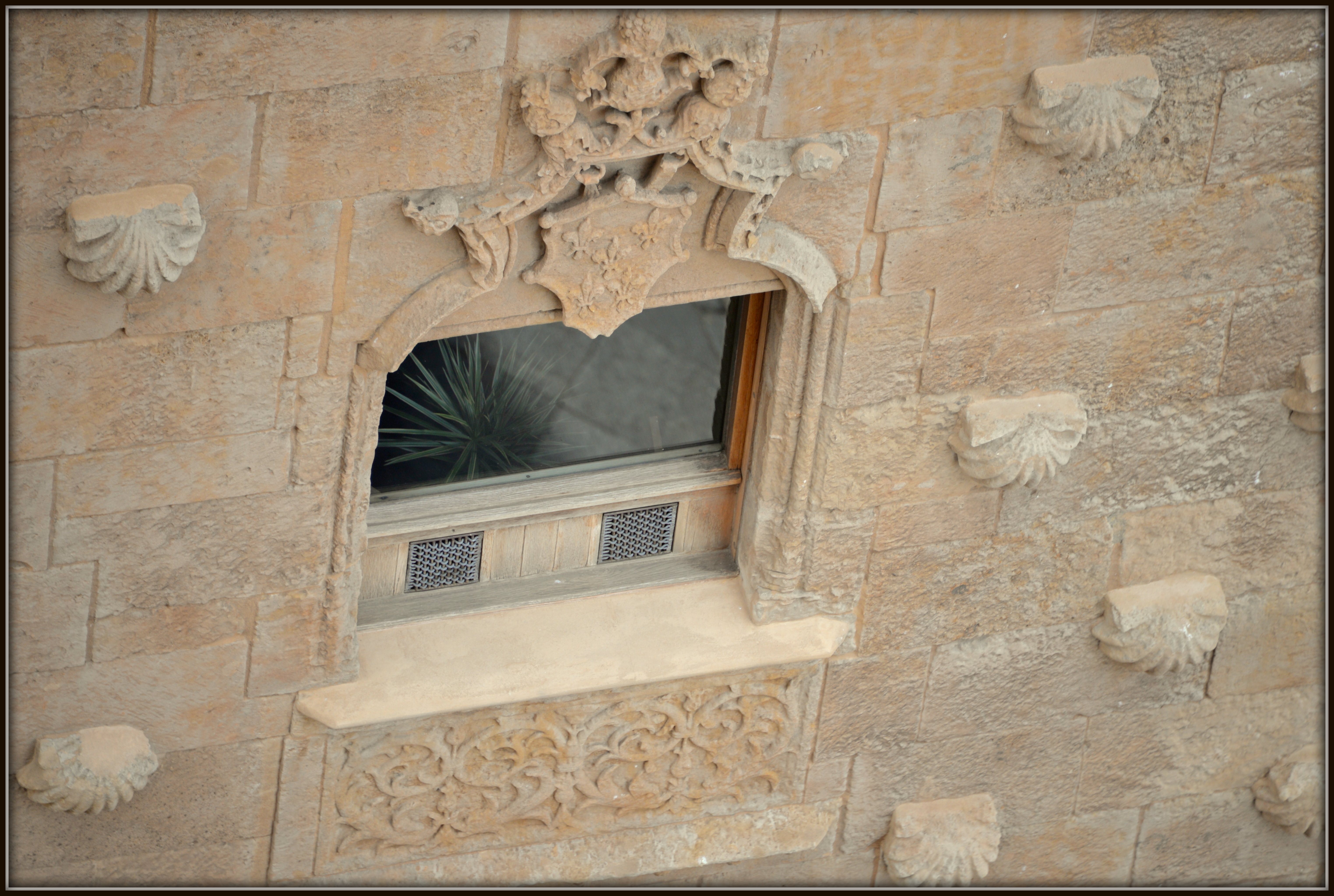 Ventana Casa de las Conchas
