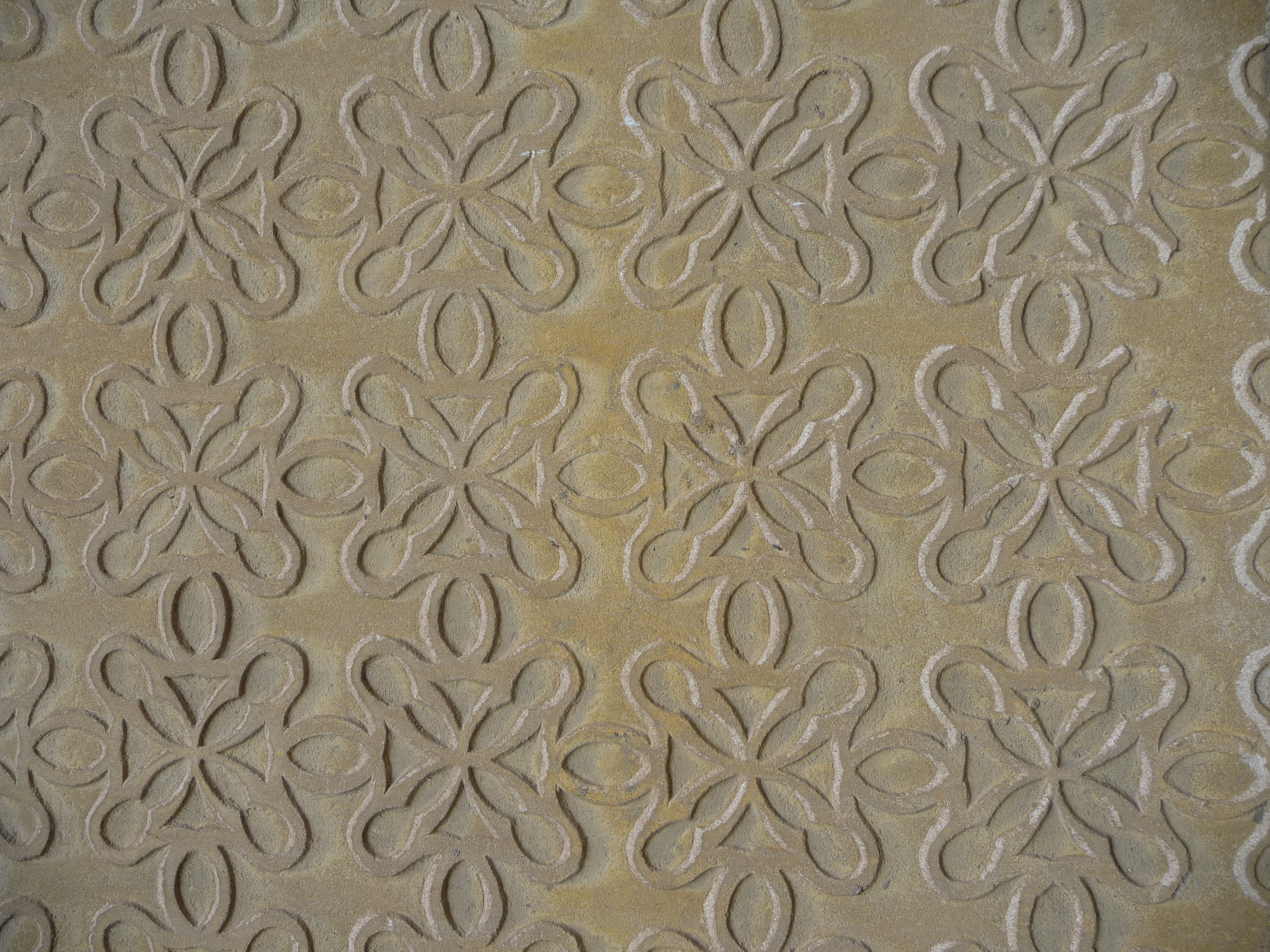 Acabo de fachada de una casa en Segovia con la técnica de esgrafiado