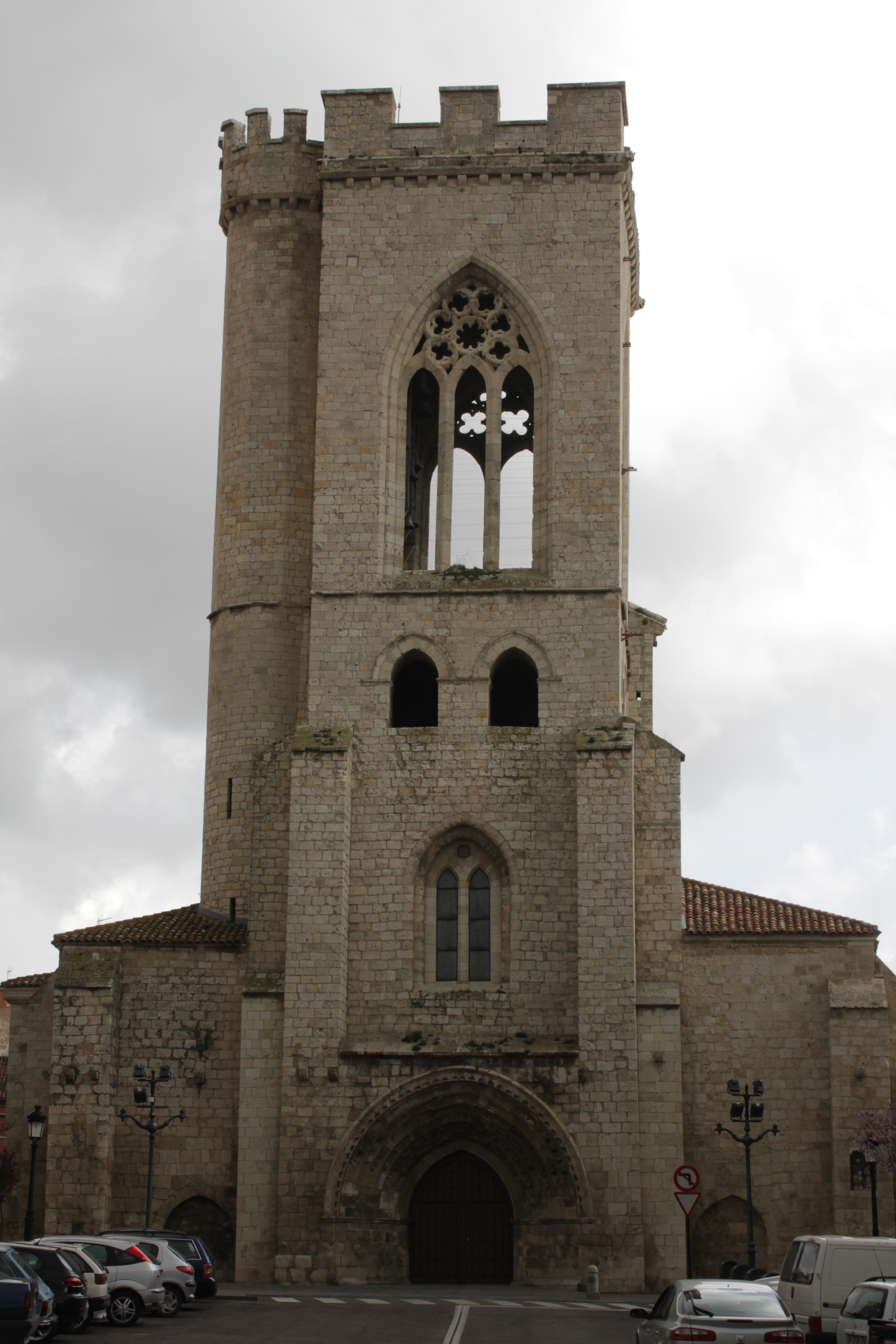 Vista frontal de la Iglesia San Miguel