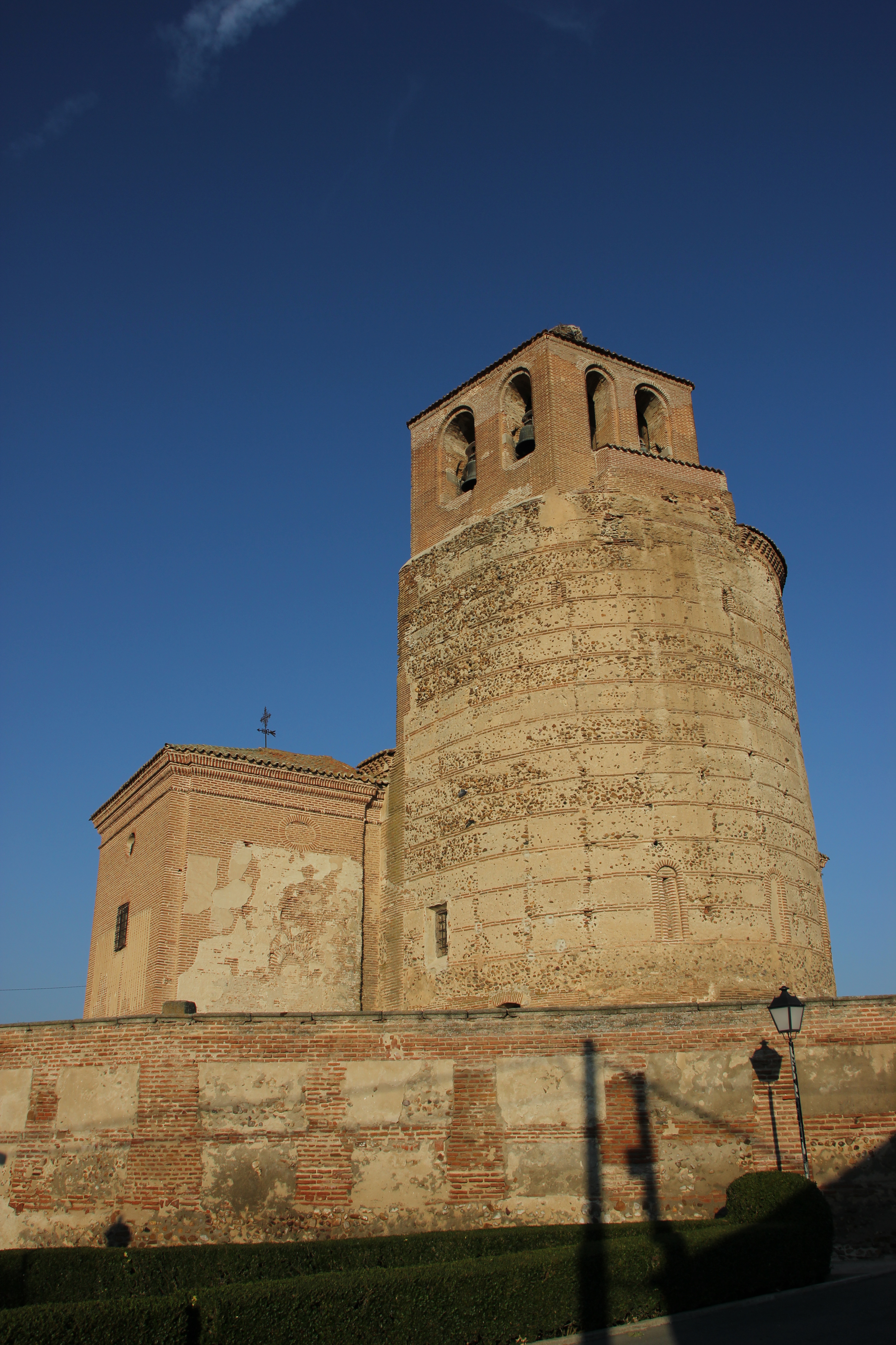 Ábside tricorde de la iglesia de Barroman de Zapardiel