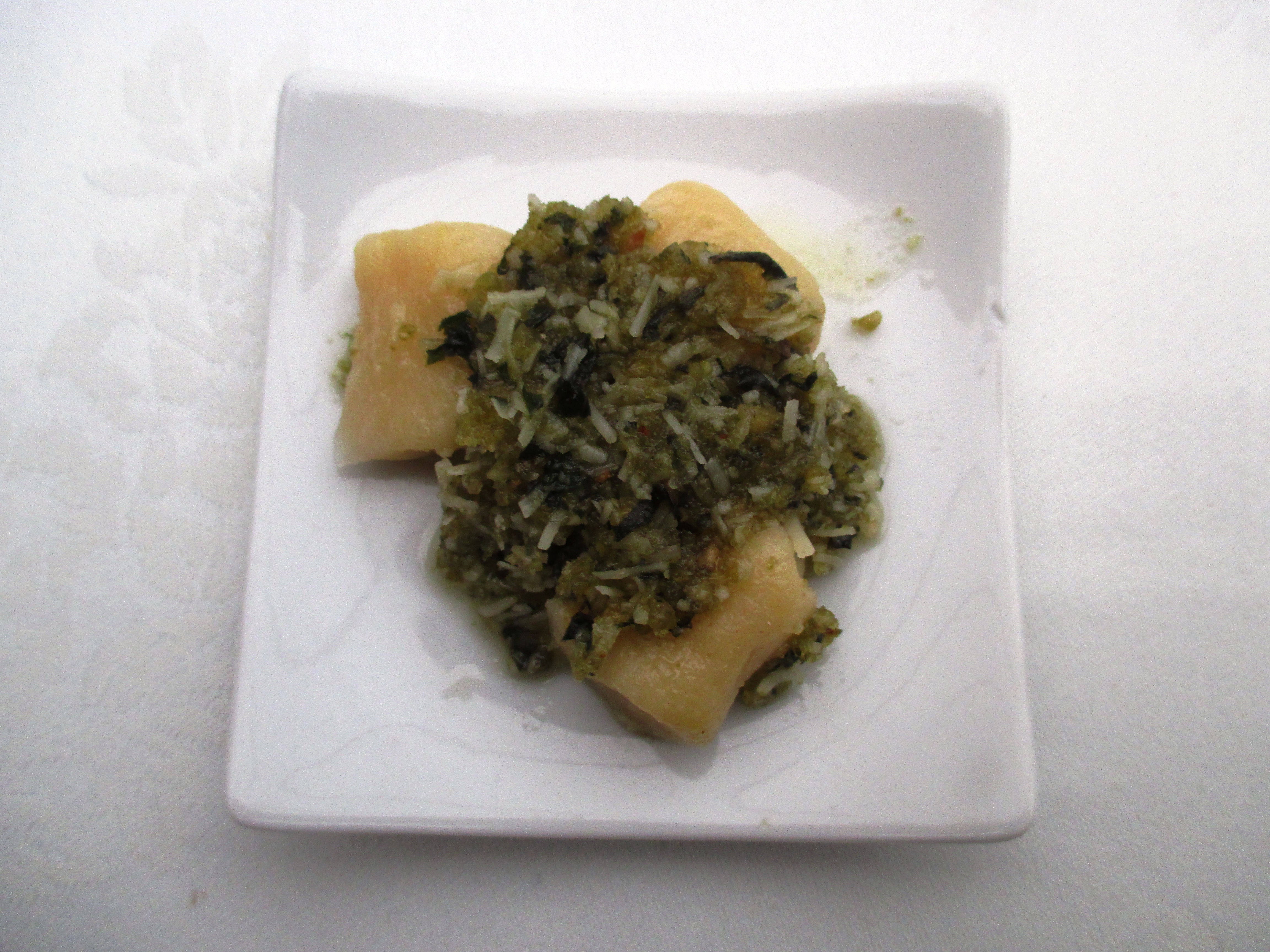Ñoquis con pesto