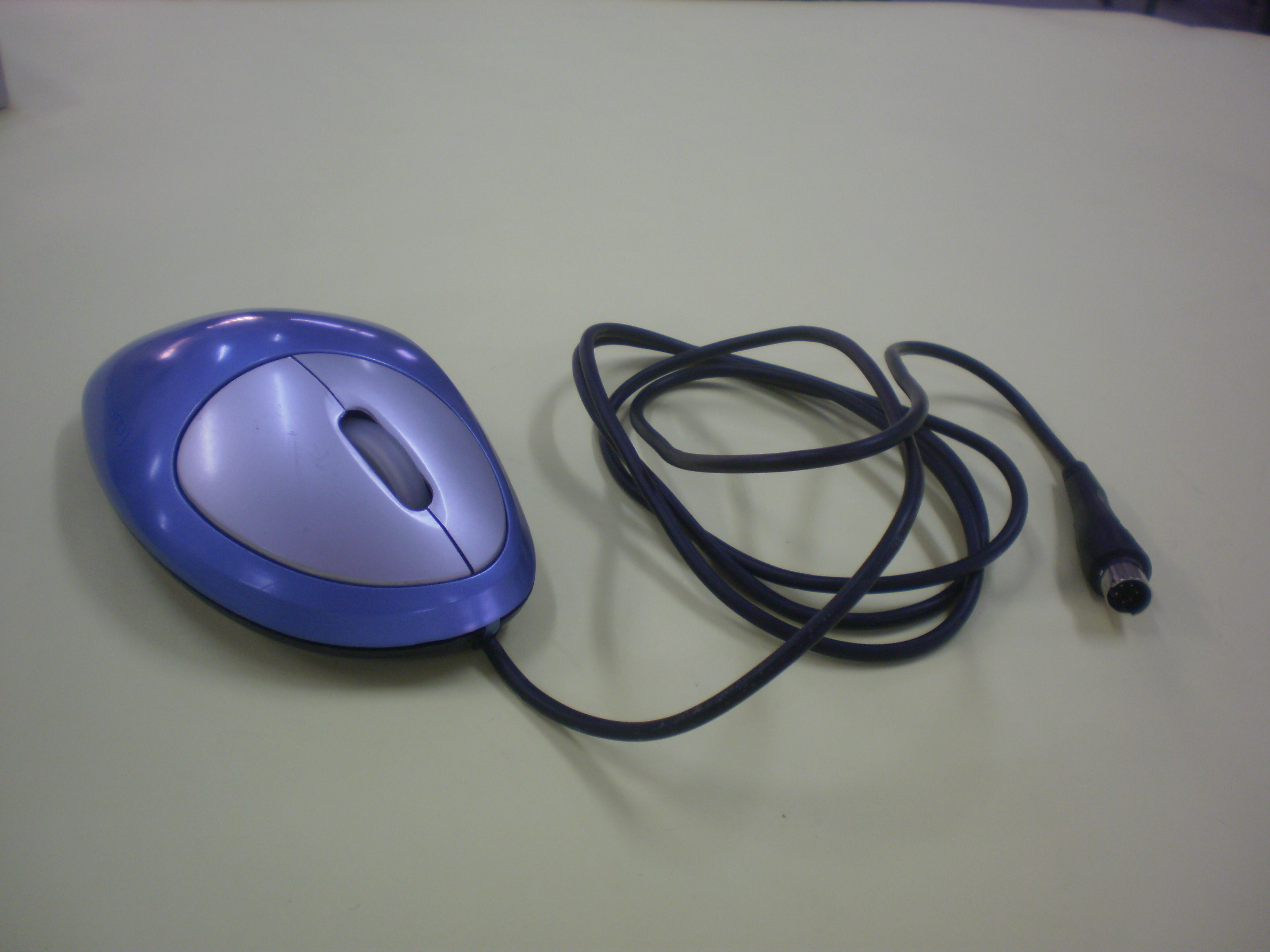 Ratón óptico con puerto PS2
