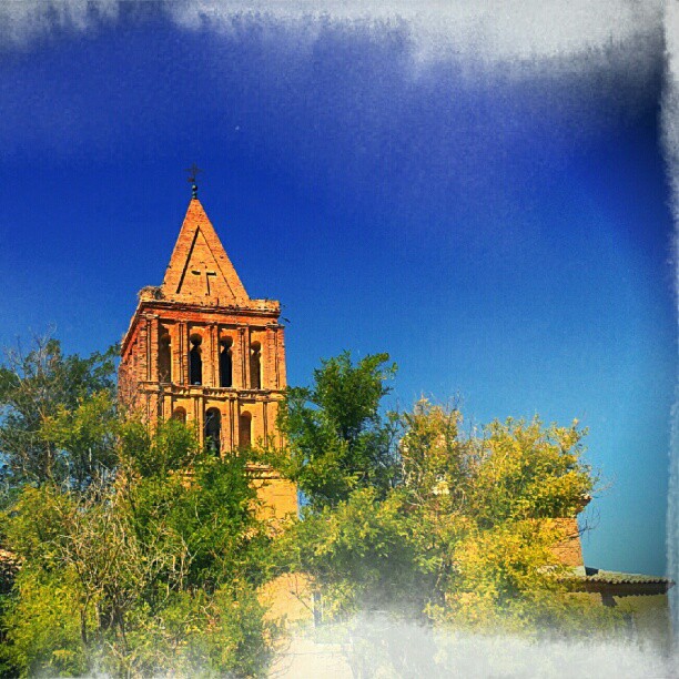Torre campanario de iglesia