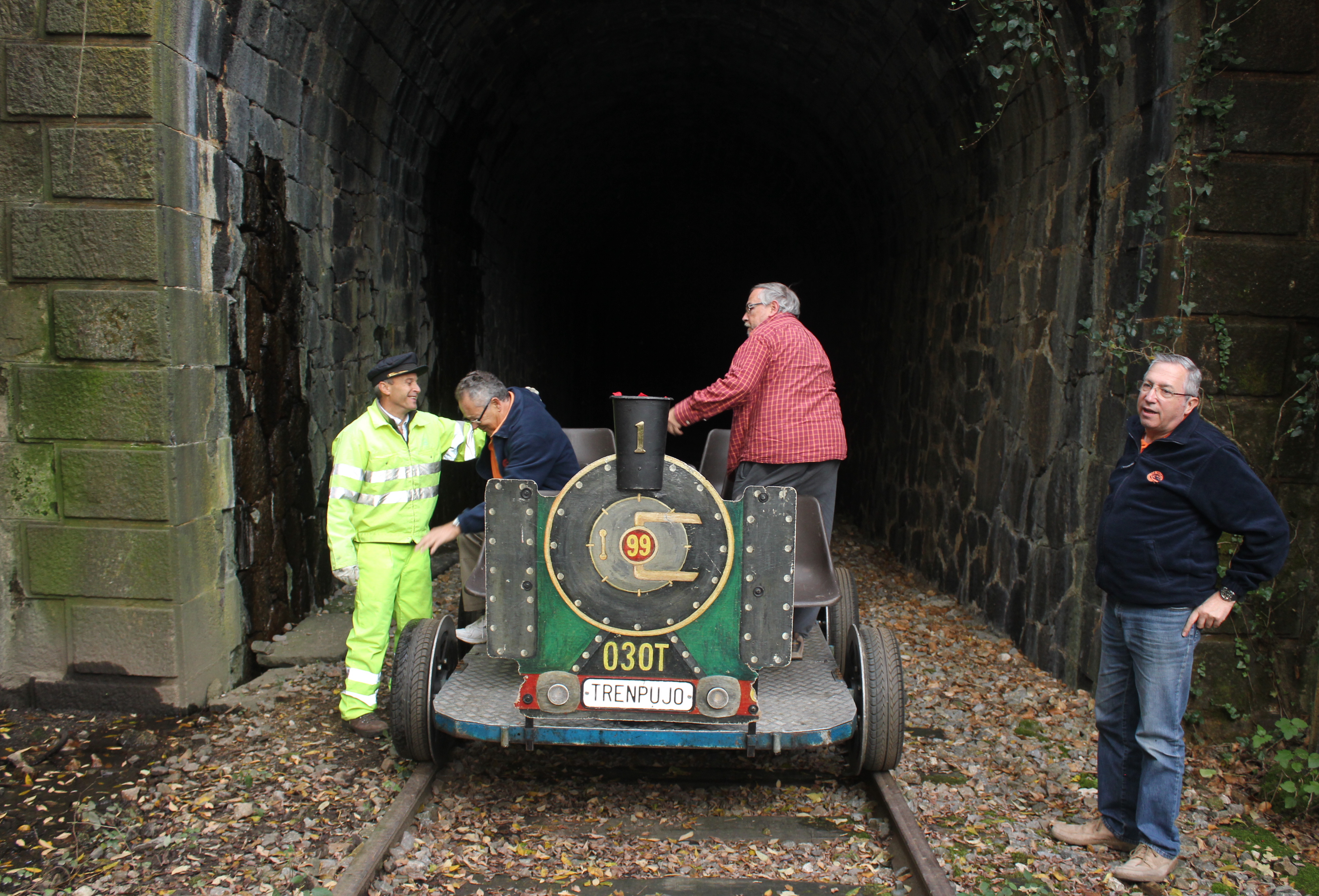 TrenPujo en túnel
