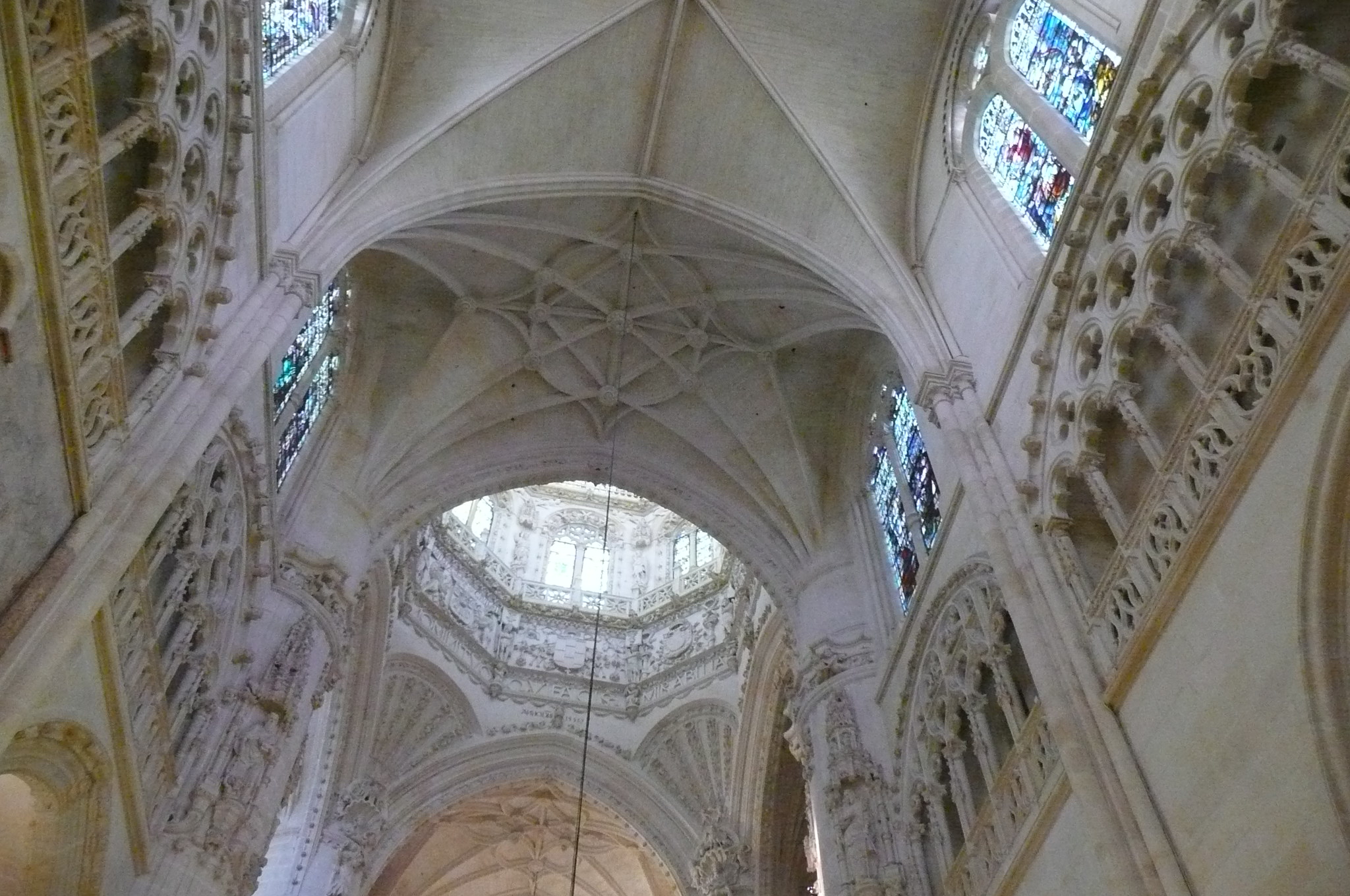 Vista interior del cimborrio de la catedral de Burgos