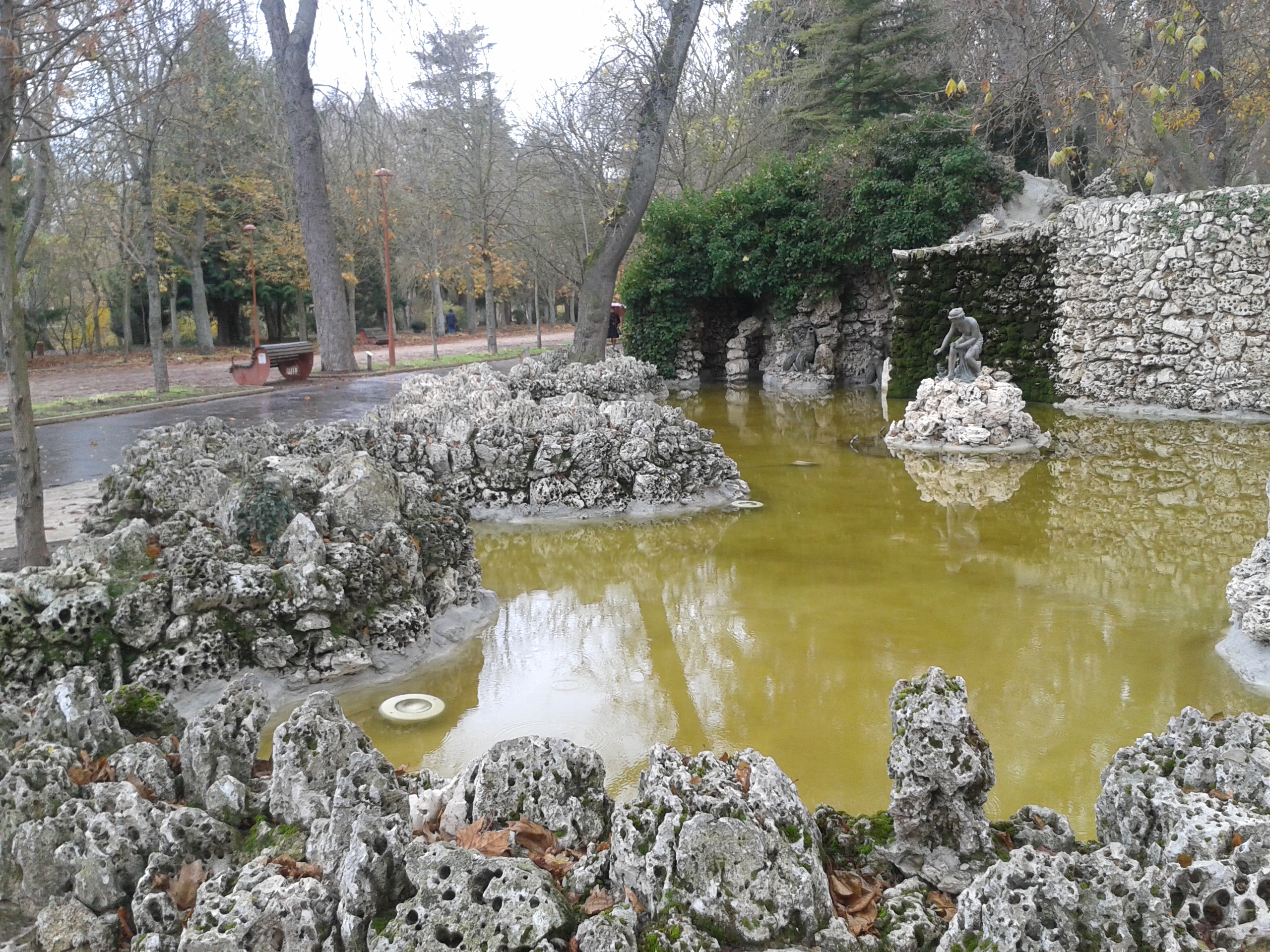 Fuente ornamental del Paseo de la Isla.