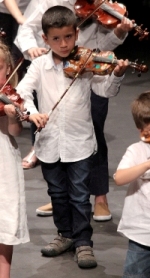 Imagen niño tocando violín