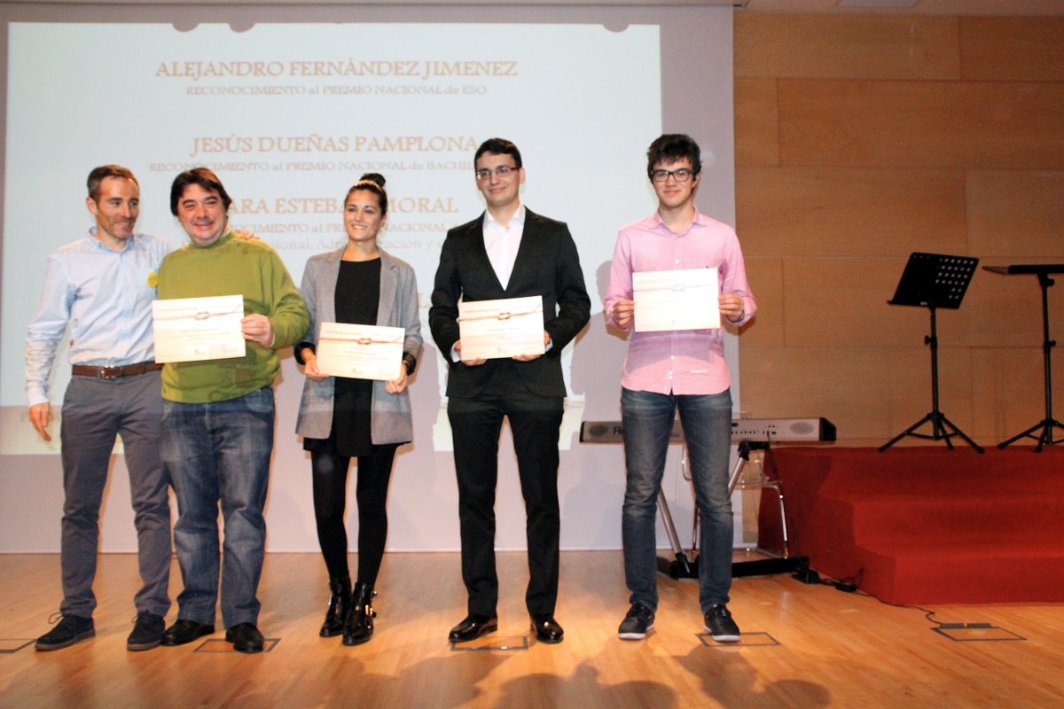 RECONOCIMIENTO A PREMIOS NACIONALES DE ESO (2014-2015), BACHILLERATO (2014-2015) Y F.P. (2013-2014)