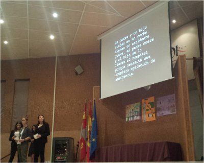 Alumnado explicando su obra_400